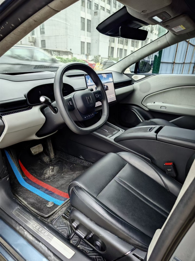 绍兴24年极氪汽车0074