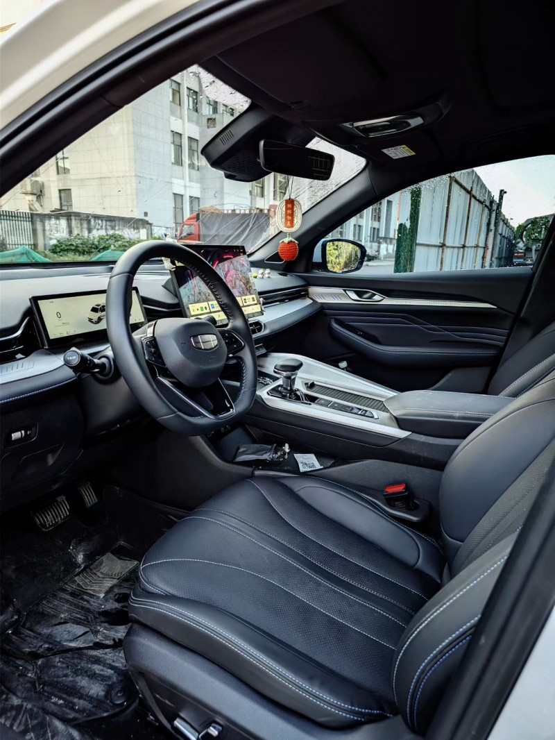 绍兴25年吉利星瑞5