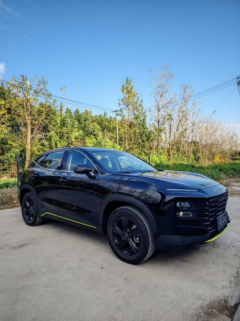 绍兴25年奇瑞捷途3