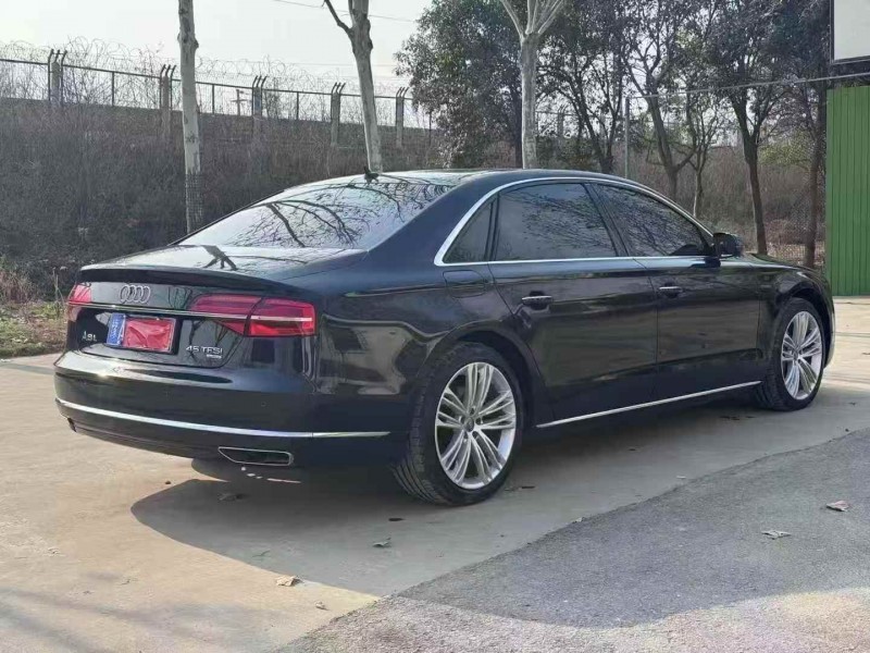 焦作17年奥迪A8L8