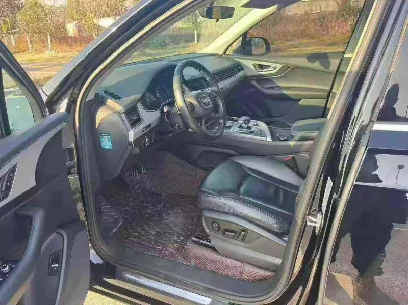 黄冈20年奥迪Q76