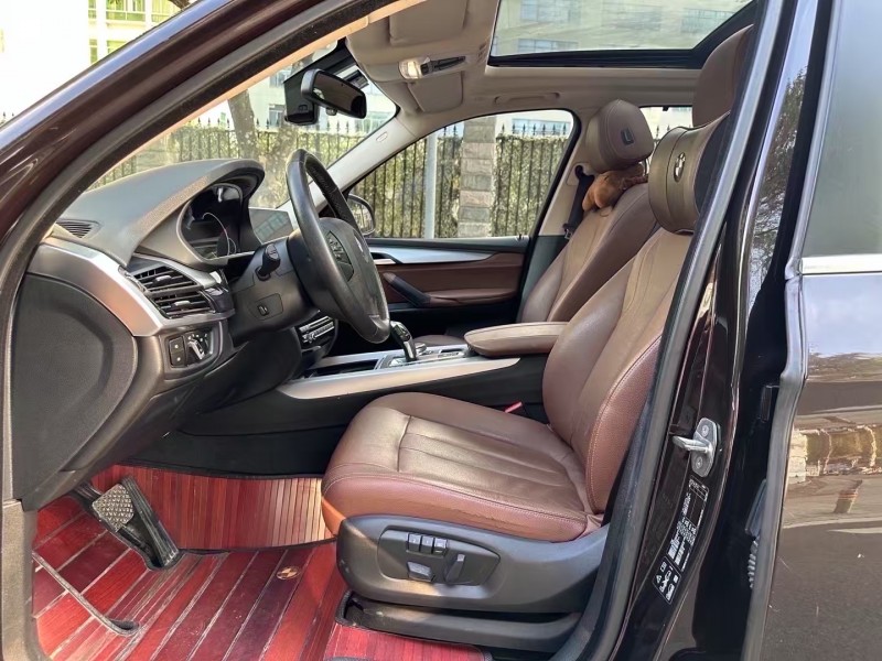 深圳19年宝马X56