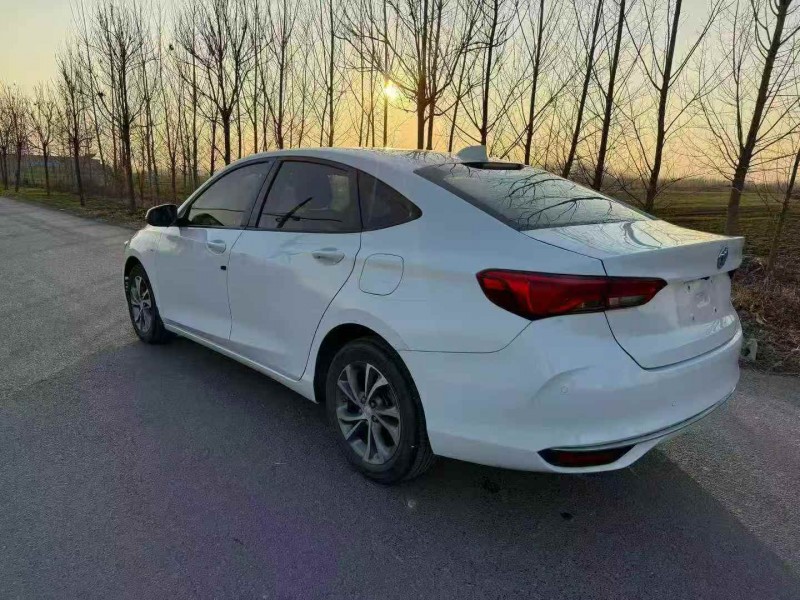 菏泽22年别克威朗7