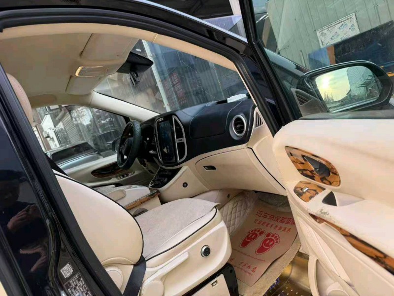 徐州19年奔驰威霆6