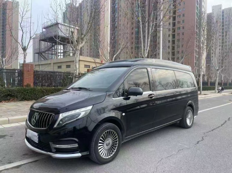 青岛20年奔驰威霆3