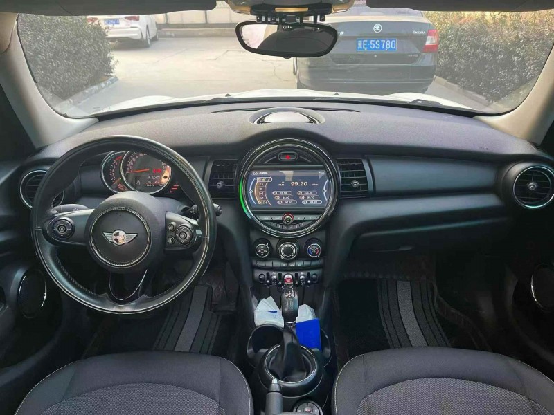 承德16年宝马迷你6