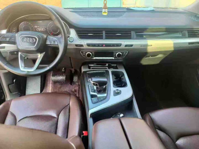 洛阳19年奥迪Q77