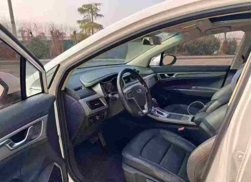 淮安18年吉利帝豪4