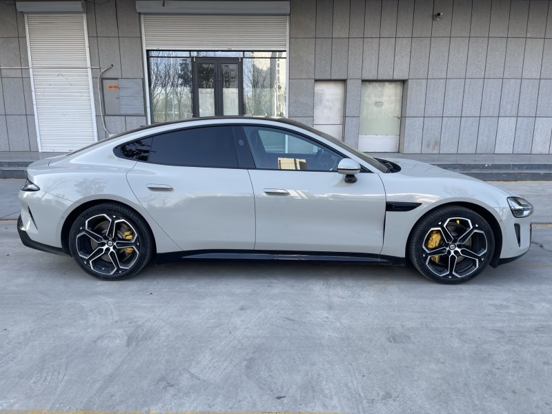 济宁24年小米SU78