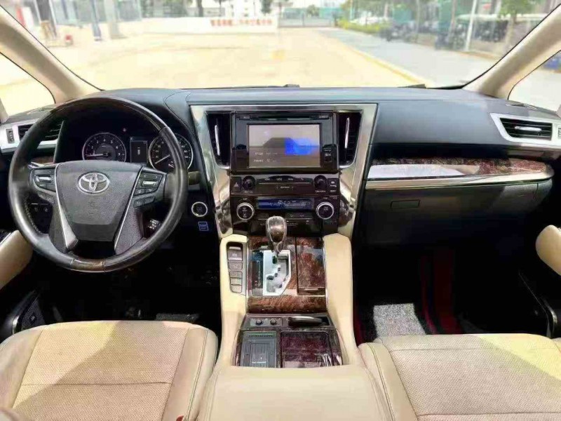 龙岩19年丰田埃尔法7