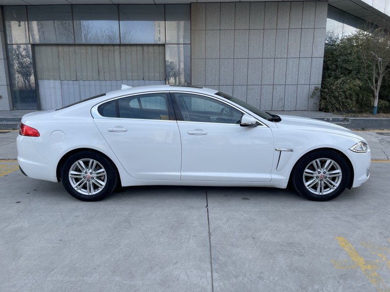 济宁17年捷豹XF8