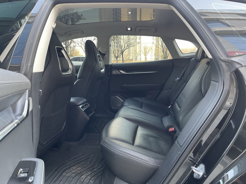 济宁24年极氪汽车0016