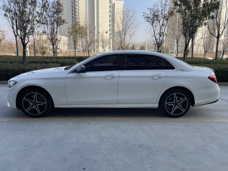 济宁18年奔驰E8
