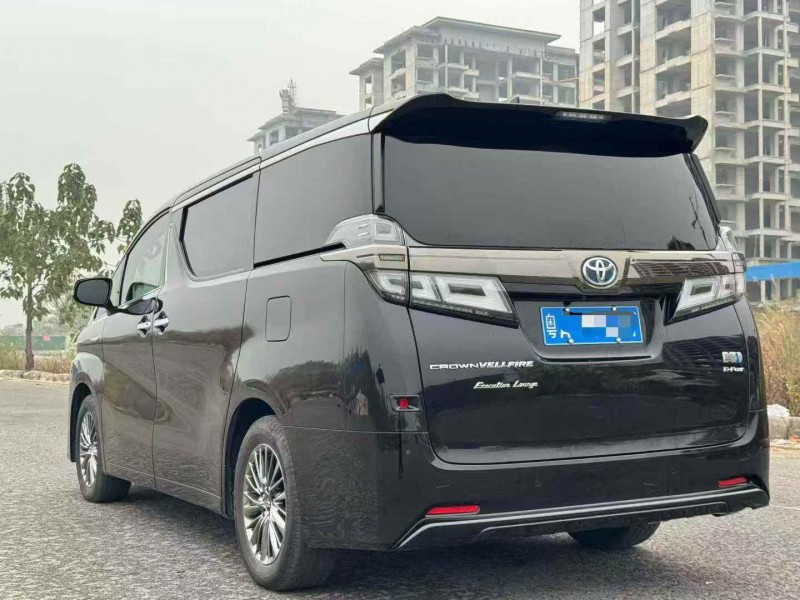 汕头22年丰田威尔法8