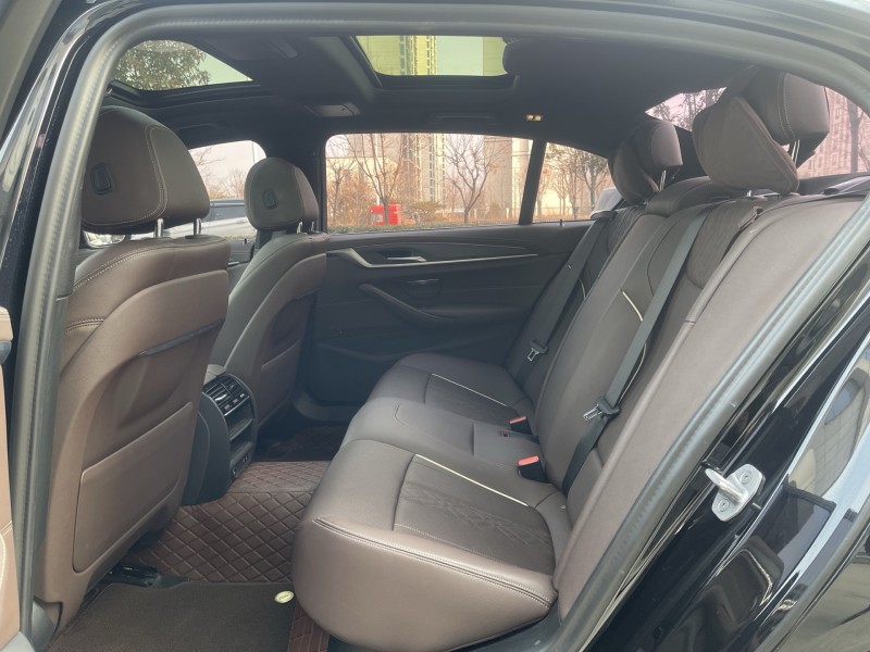 济宁23年宝马5系5