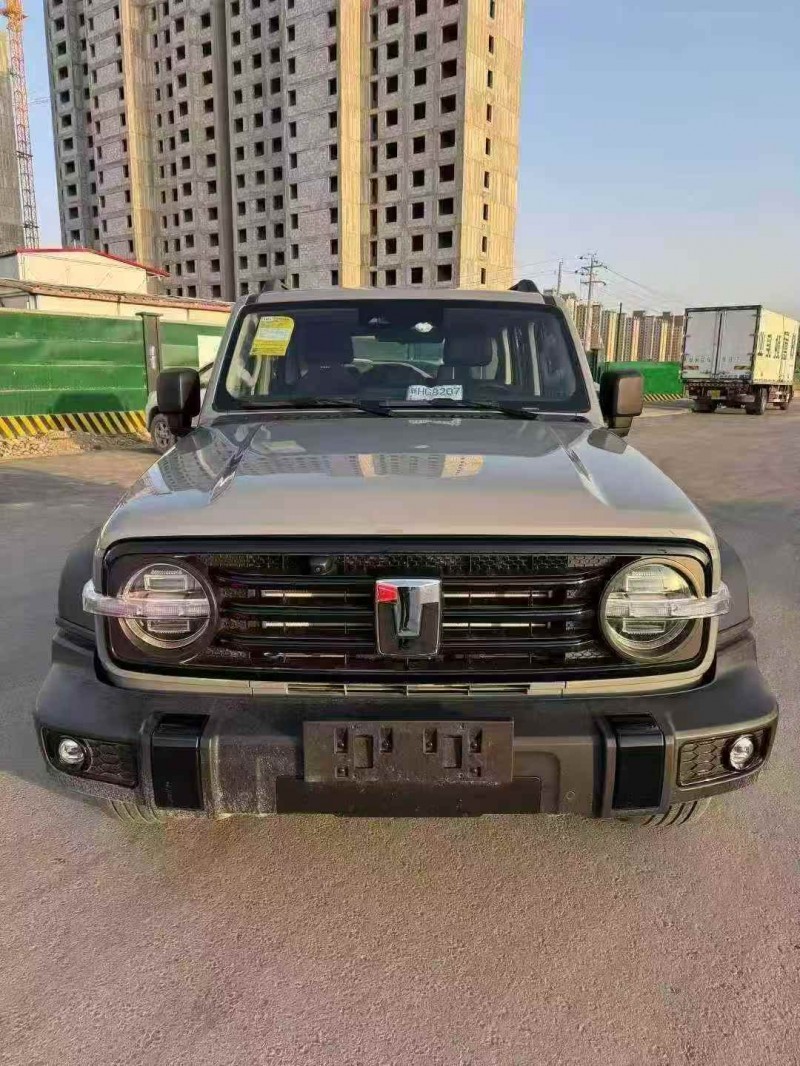 平凉25年长城汽车坦克1