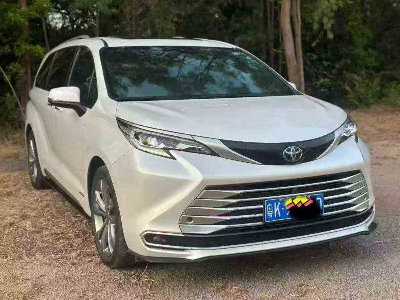 深圳23年丰田塞纳2