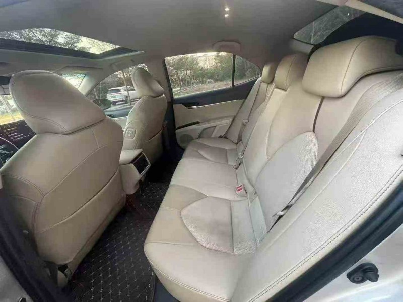 江门22年丰田凯美瑞7