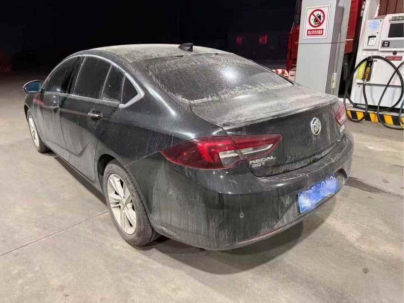 潍坊18年别克君威7