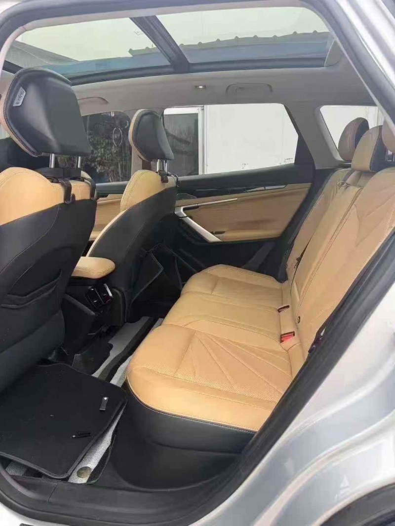 潍坊23年吉利博越3