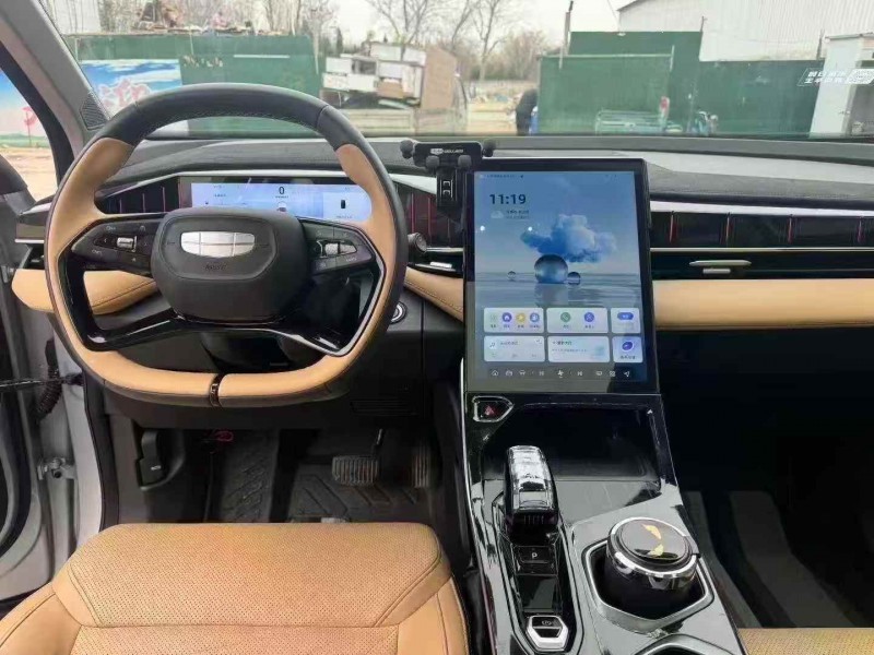 潍坊23年吉利博越6