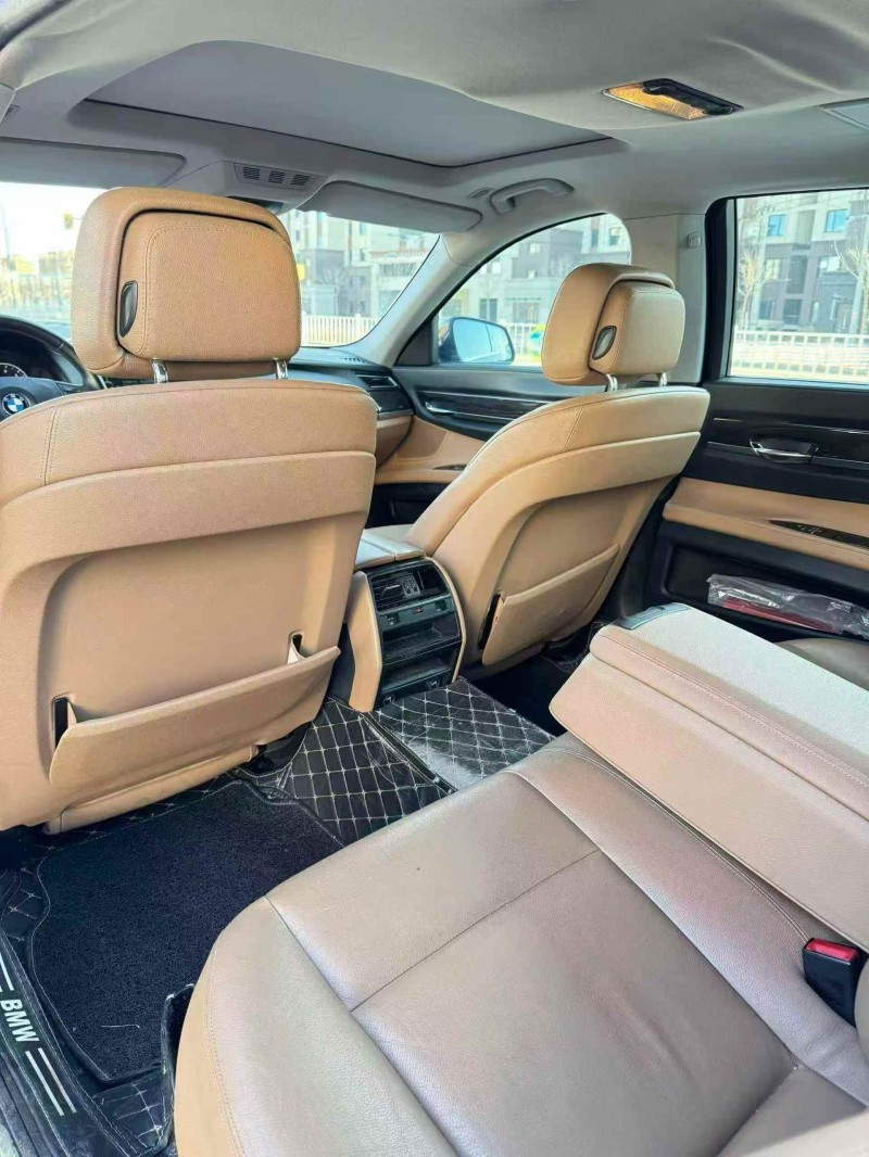 唐山12年宝马7系8