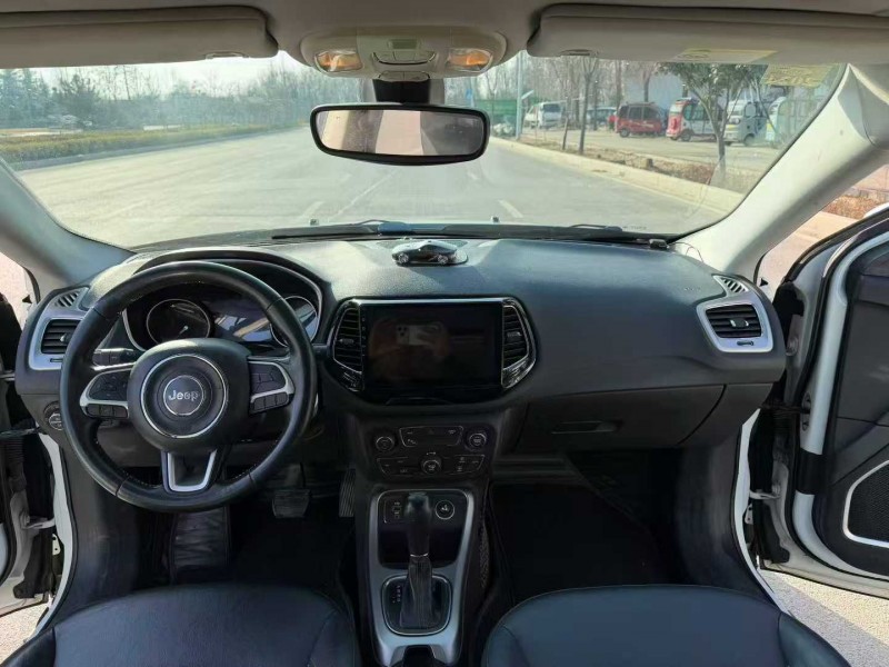 济宁18年Jeep指南者6