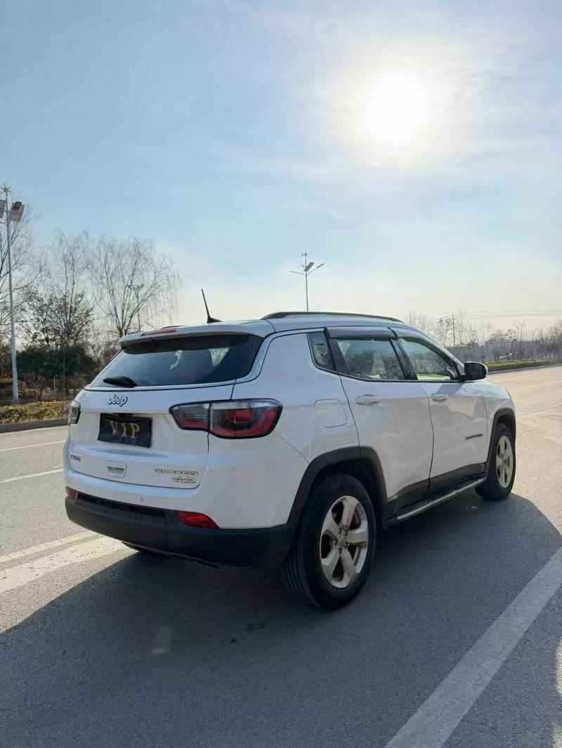 济宁18年Jeep指南者8