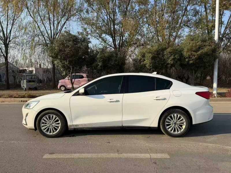 枣庄19年福特福克斯7