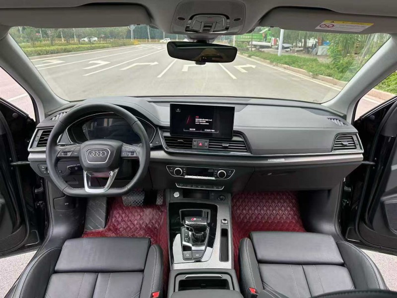 德州22年奥迪Q58