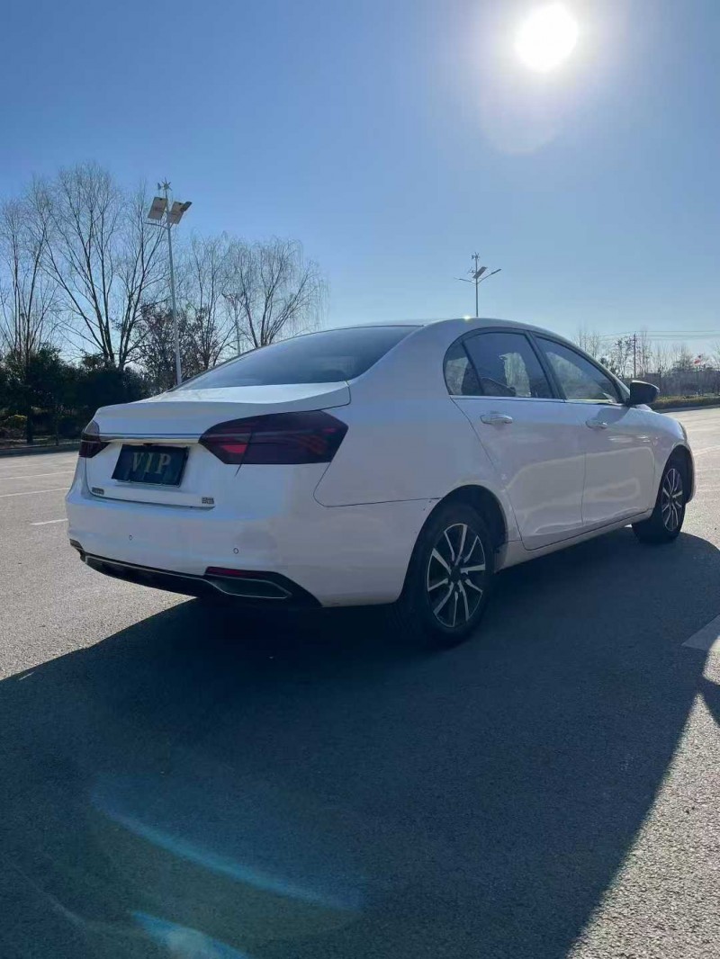 济宁20年吉利帝豪8