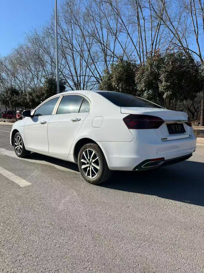 济宁20年吉利帝豪9