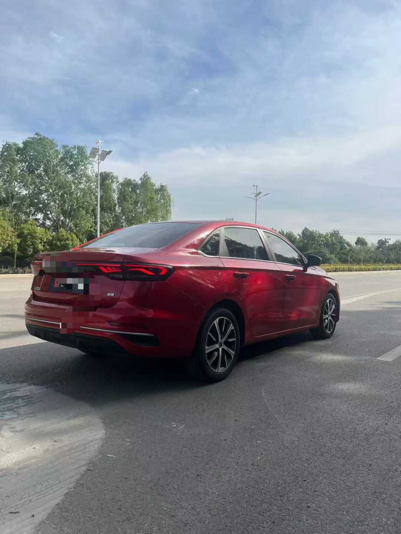 东营21年吉利帝豪7