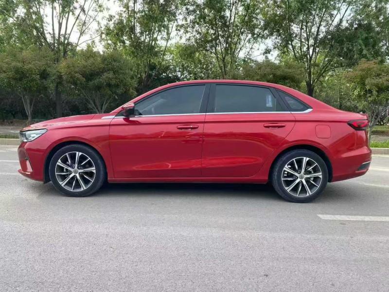 东营21年吉利帝豪8