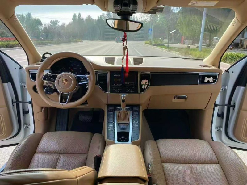 济宁15年保时捷Macan5