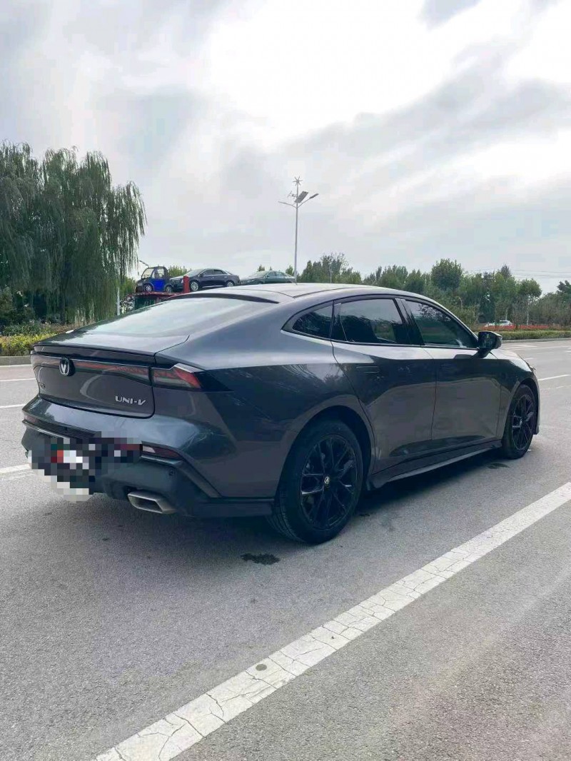 济宁24年长安汽车UNI8