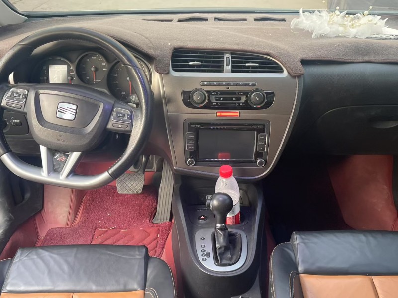 济宁14年西雅特LEON4