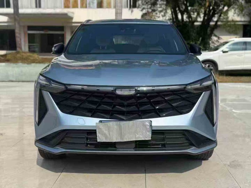 济宁23年吉利博越1