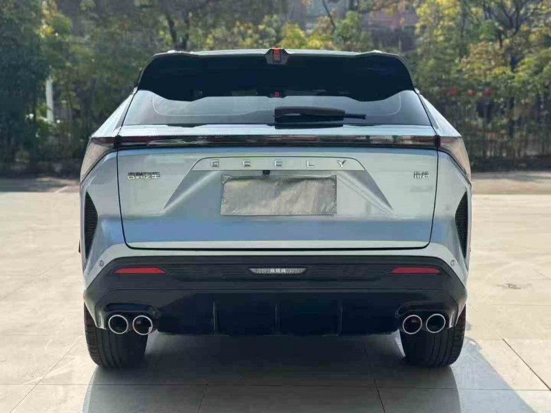 济宁23年吉利博越6