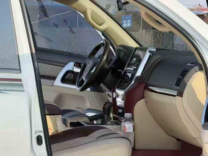 通辽16年丰田兰德酷路泽5