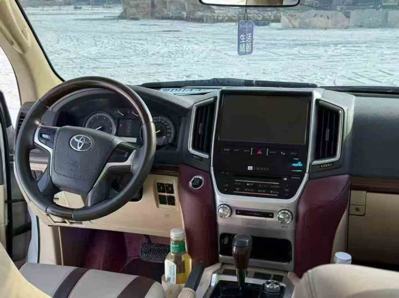 通辽16年丰田兰德酷路泽7