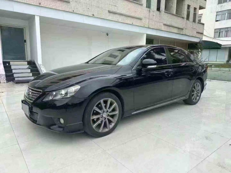 珠海13年丰田锐志2