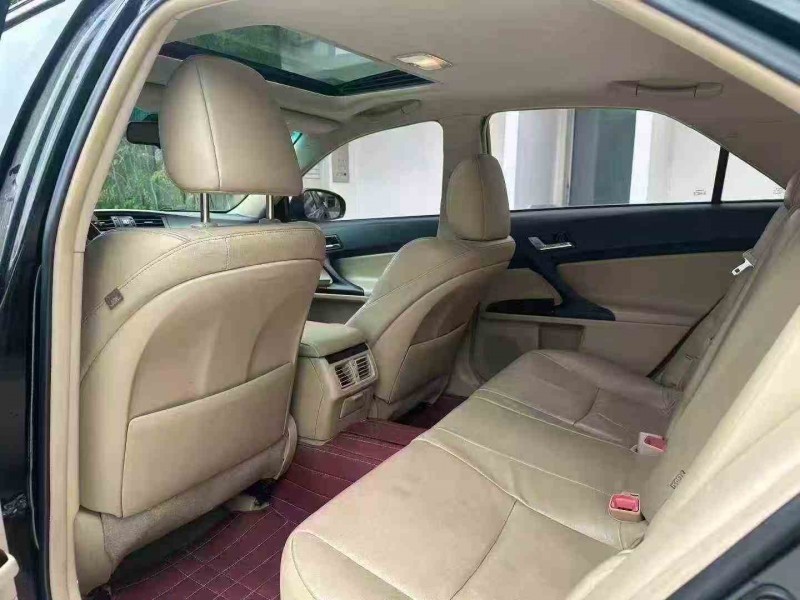 珠海13年丰田锐志4