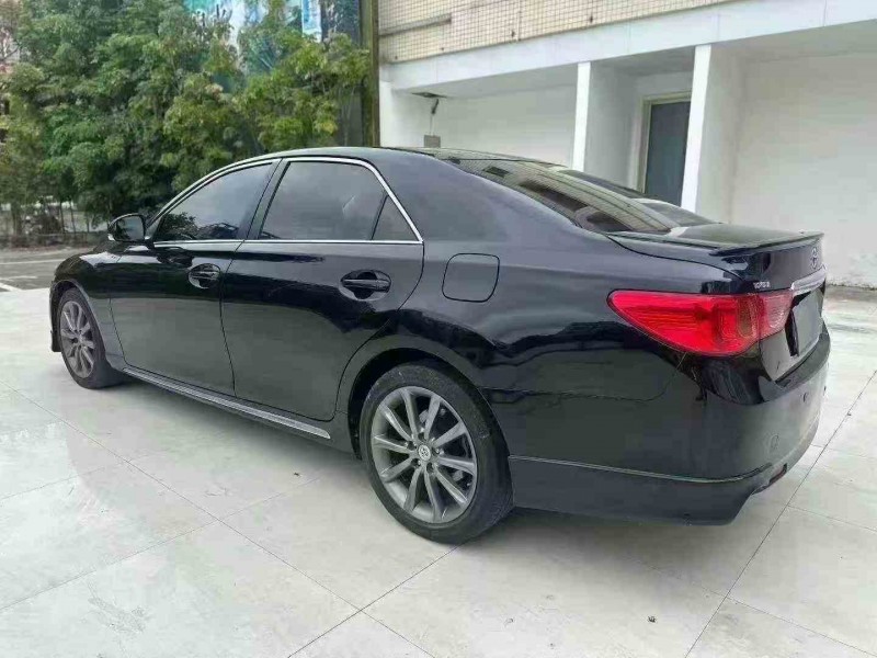 珠海13年丰田锐志7