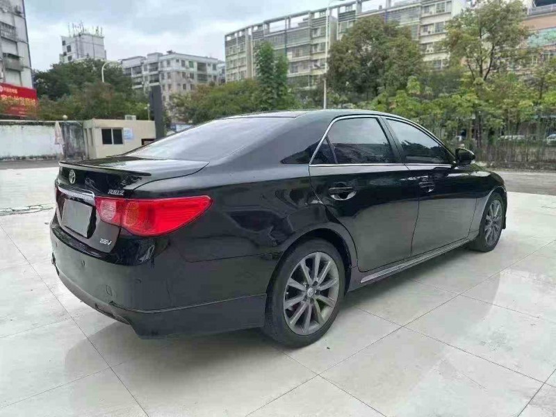 珠海13年丰田锐志8