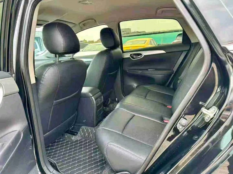 深圳25年日产轩逸4