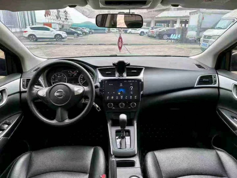 深圳25年日产轩逸5