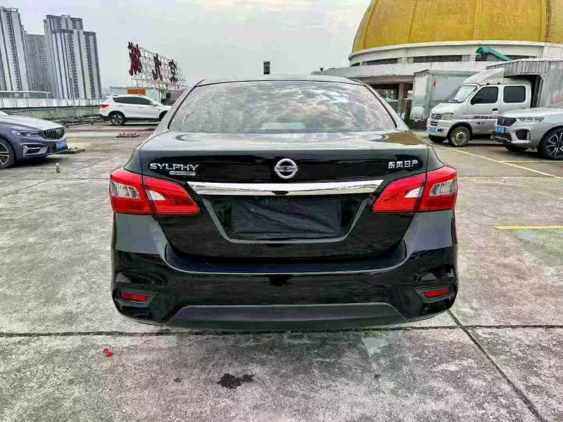 深圳25年日产轩逸7