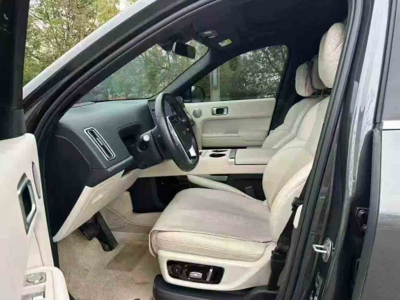 重庆23年理想L97