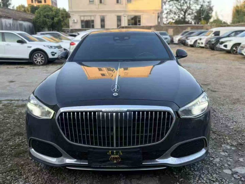 济南23年奔驰迈巴赫S级1